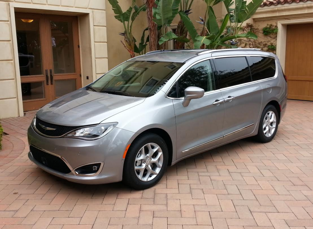 first-spin-2017-chrysler-pacifica-the-daily-drive-consumer-guide