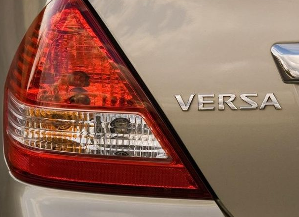 2009 Versa Badge 