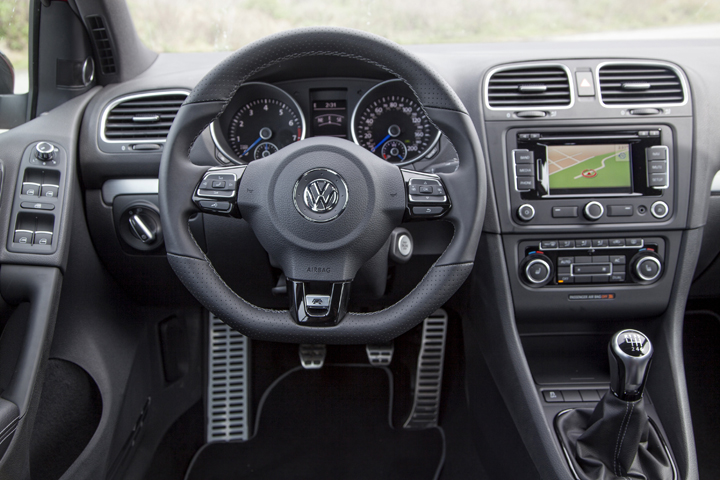 2012 Volkswagen Golf R interior 2