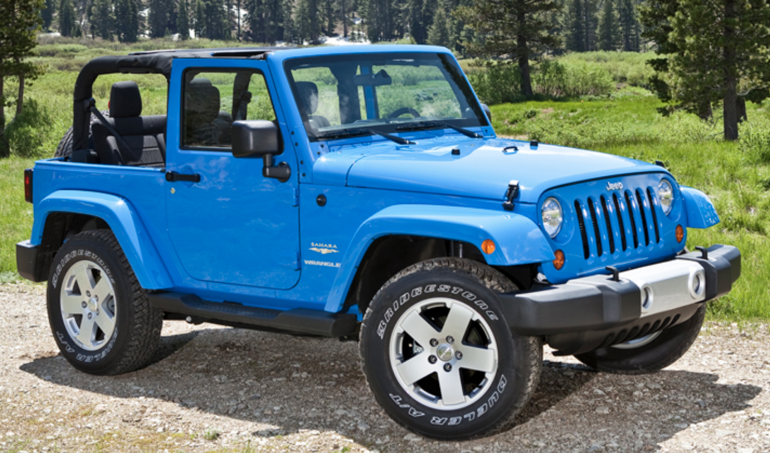 Quick Look: 2013 Jeep Wranger | The Daily Drive | Consumer Guide® The 2013 Jeep Wrangler 4 Door Towing Capacity