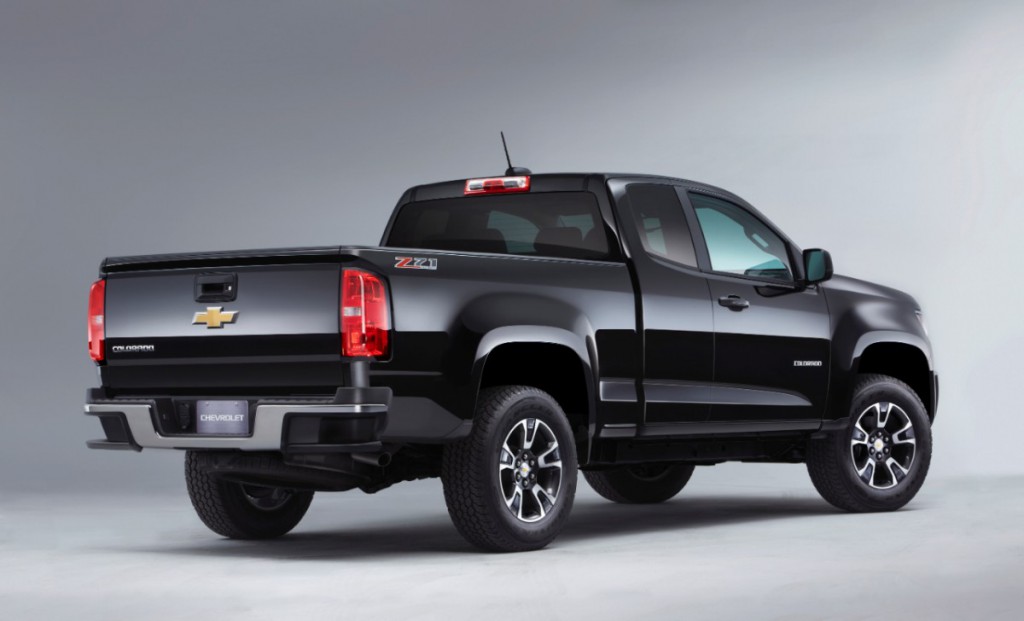 2015-Chevrolet-ColoradoZ71-008-medium