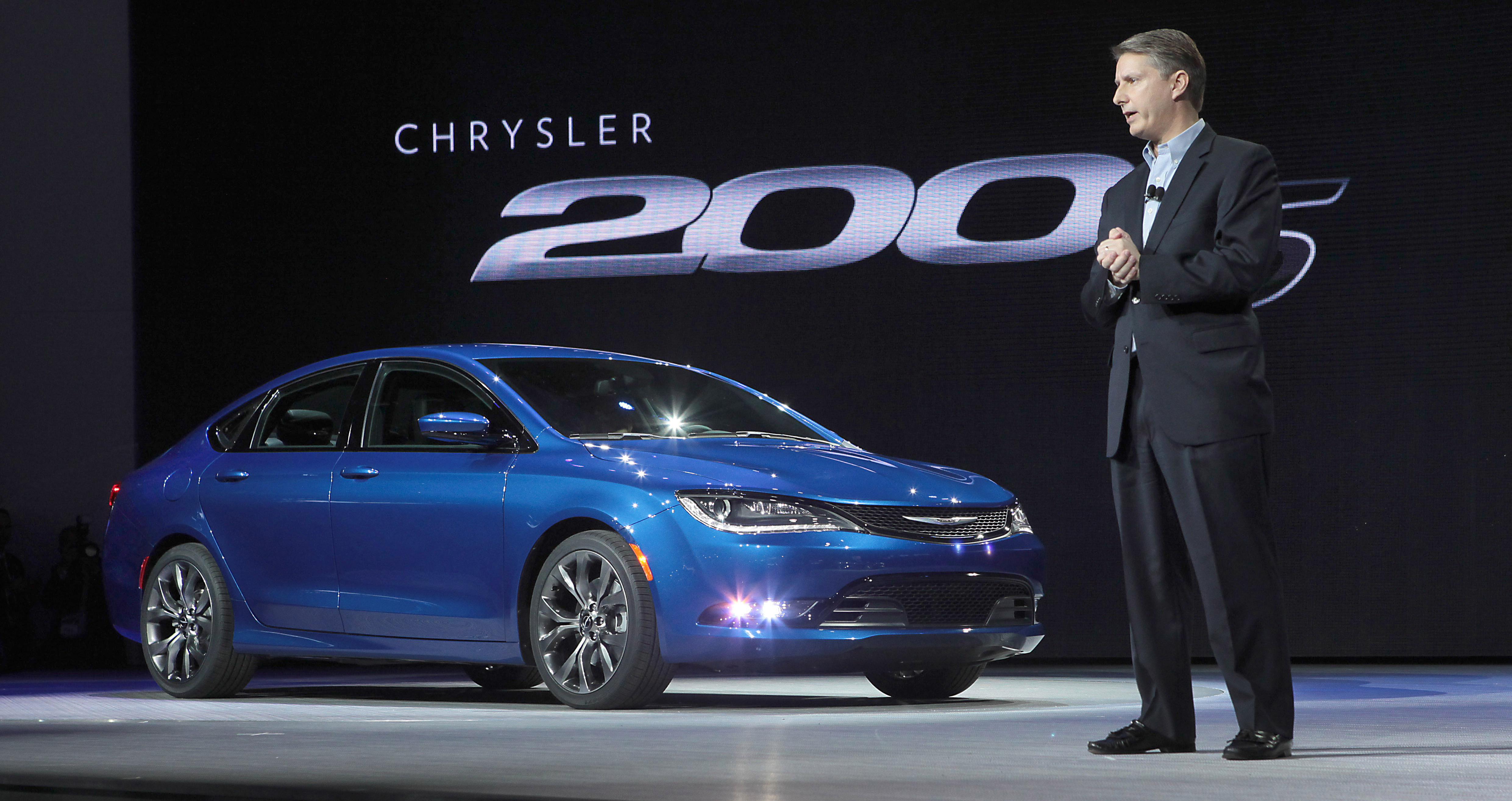 All-New 2015 Chrysler 200 Sedan World Debut