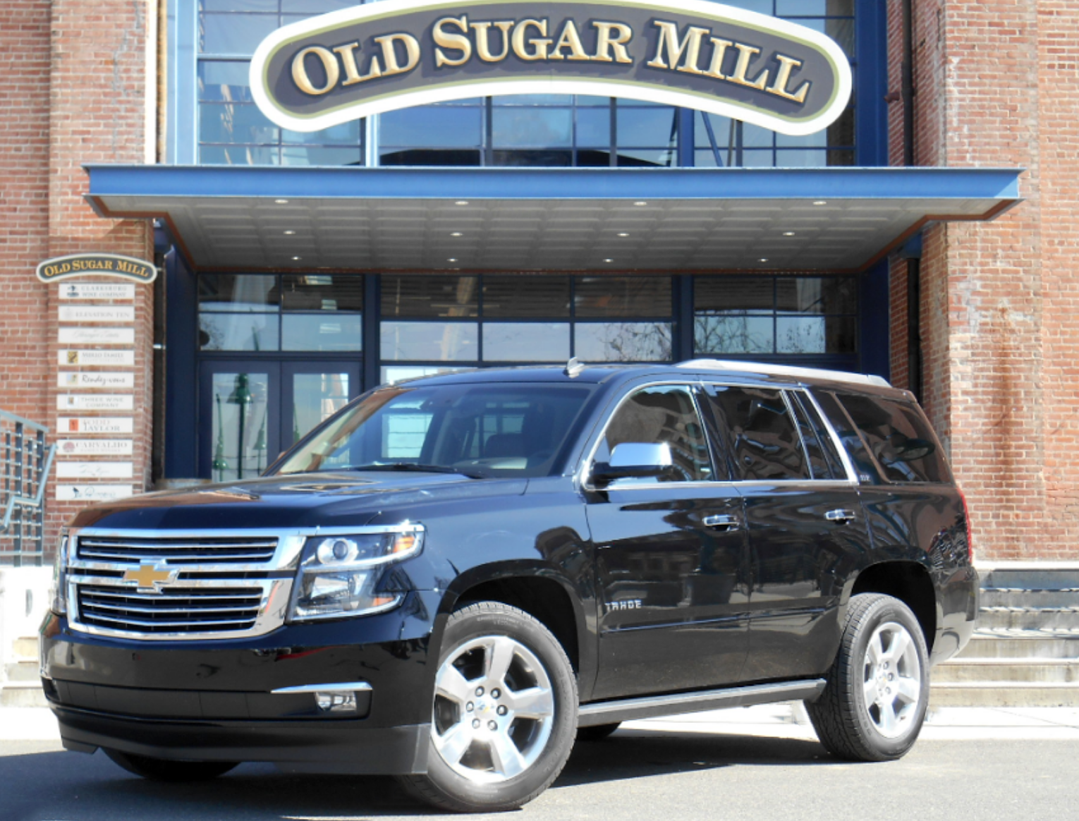 Chevrolet Tahoe Vs GMC Yukon: Which of These Full-Size GM SUVs is the  Better Buy?