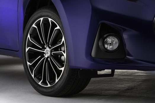 2014 Toyota Corolla S Premium wheels. 
