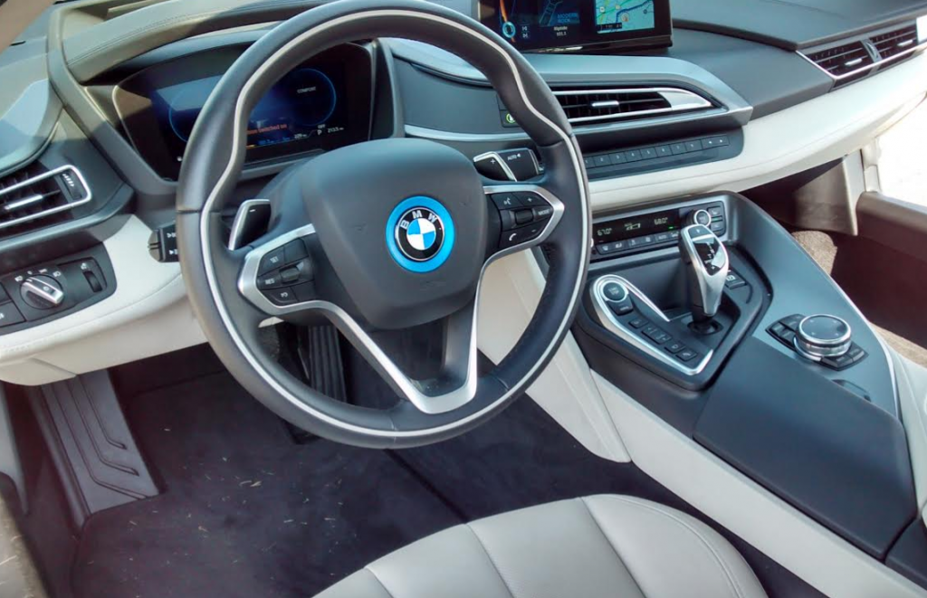 2015 BMW i8 cabin 