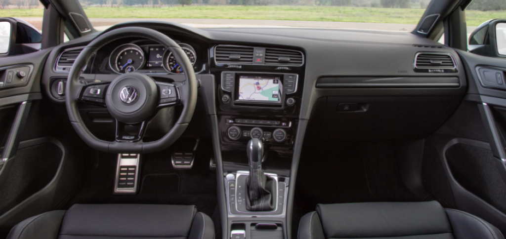 2015 VW Golf R Dash 