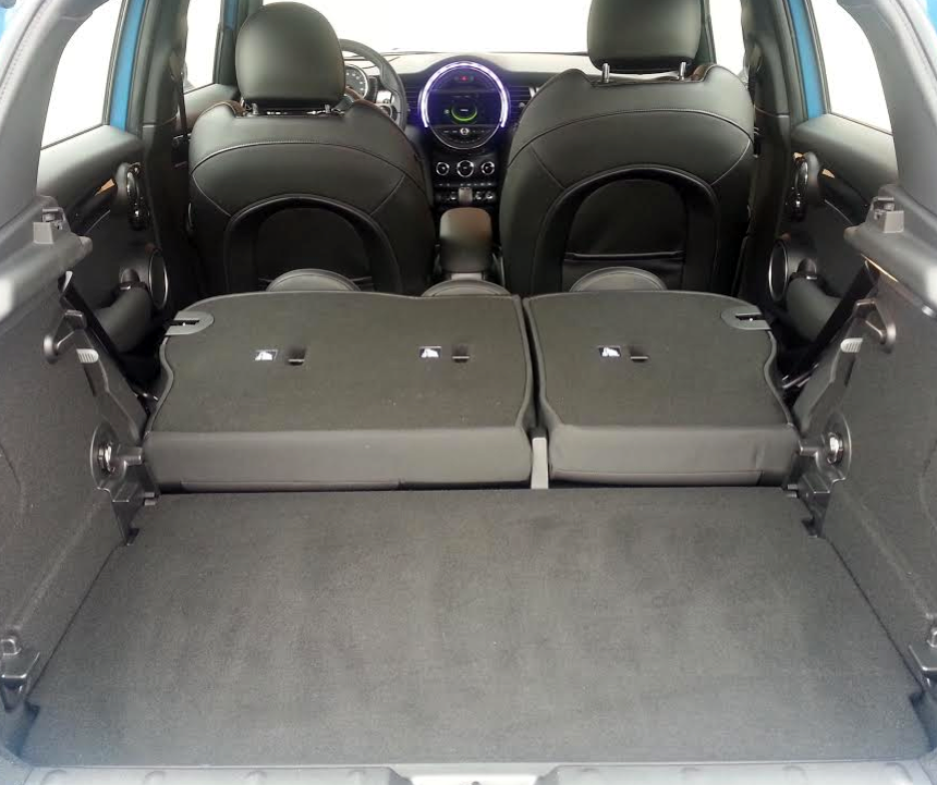 Mini Cooper 4-Door cargo area