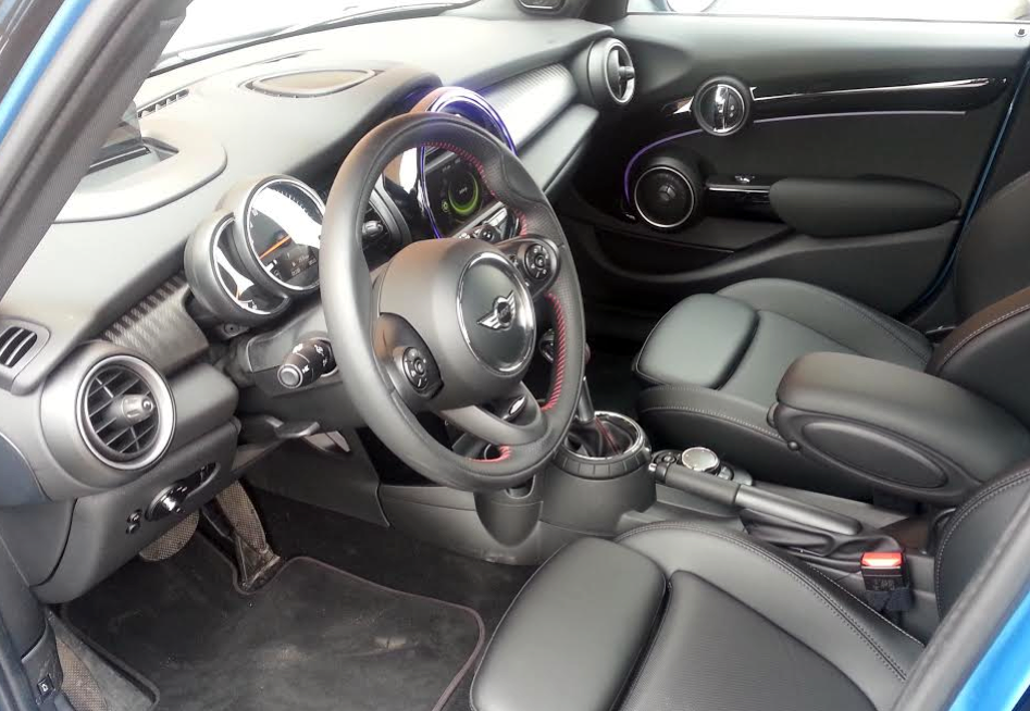 2015 Mini Coper 4-Door interior 