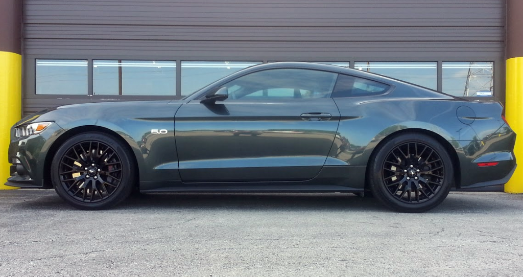 2015 Ford Mustang GT green profile 