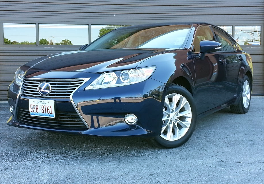 Test Drive: 2015 Lexus ES 300h | The Daily Drive | Consumer GuideÂ® The