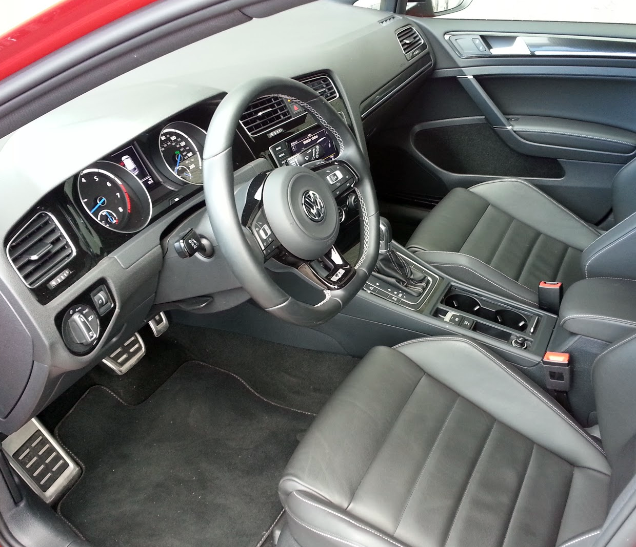 Test Drive: 2015 Volkswagen Golf R | The Daily Drive | Consumer Guide®