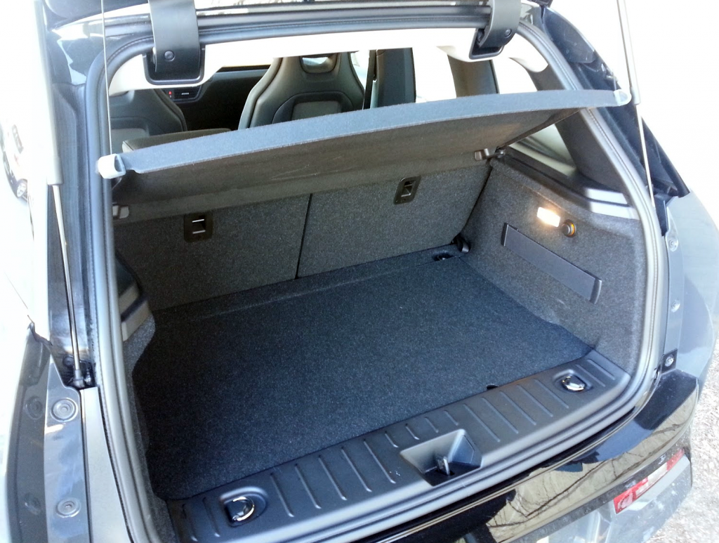 BMW i3 cargo area 