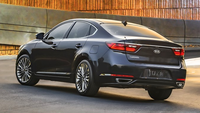 2017 Kia Cadenza 