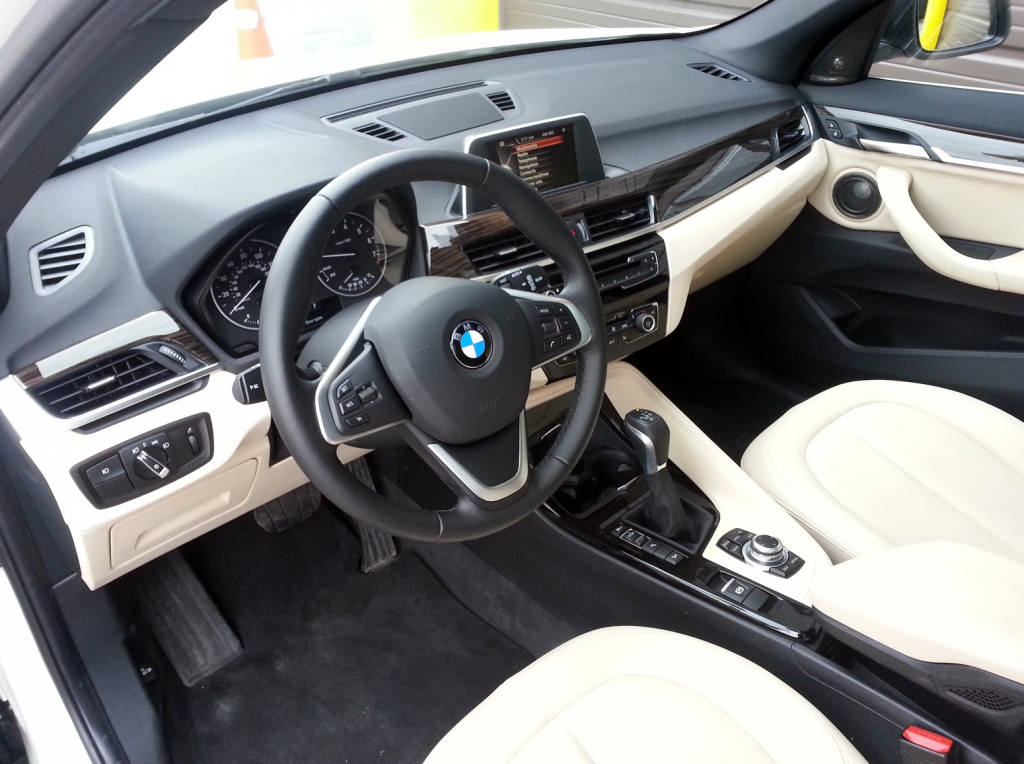 BMW X1 Door opening narrow 