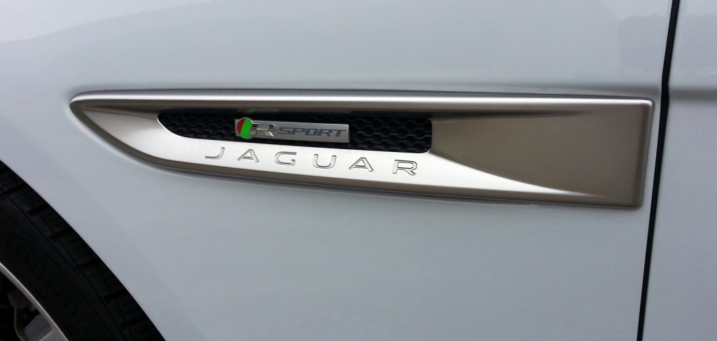 2016 Jaguar XF R Sport Pics 