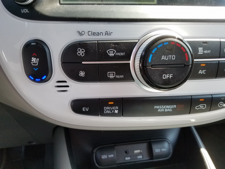 Soul panel, Kia Soul EV in Summer 