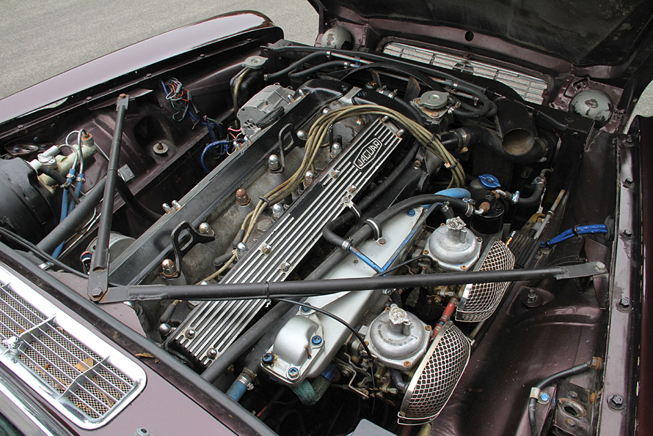 1970 Jaguar XJ6 engine 