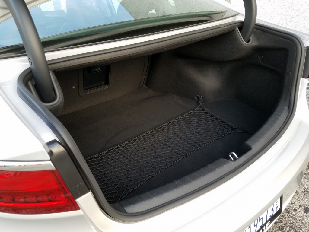 2017 Kia Cadenza trunk 