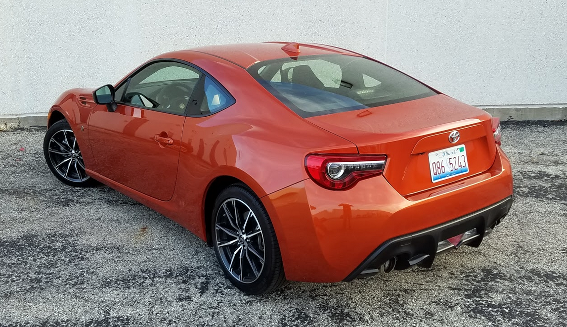 Quick Spin: 2017 Toyota 86 | The Daily Drive | Consumer Guide®