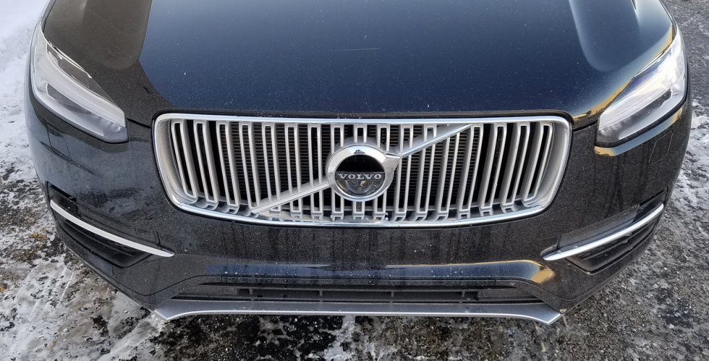 2017 Volvo XC90 front clip