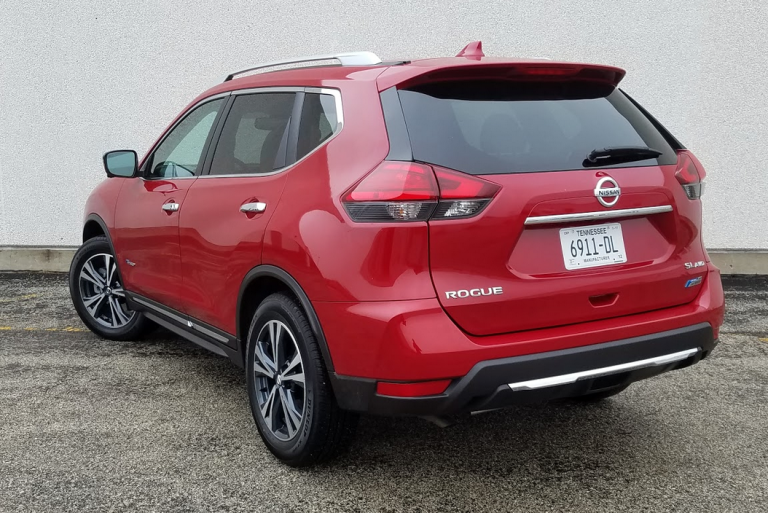 Test Drive: 2017 Nissan Rogue SL Hybrid | The Daily Drive | Consumer Guide®