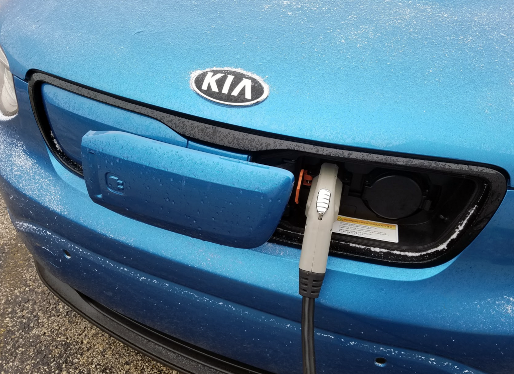 Kia Soul EV charing in snow, Cold Impact on Range