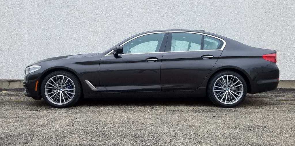 2017 BMW 5-Series, profile 