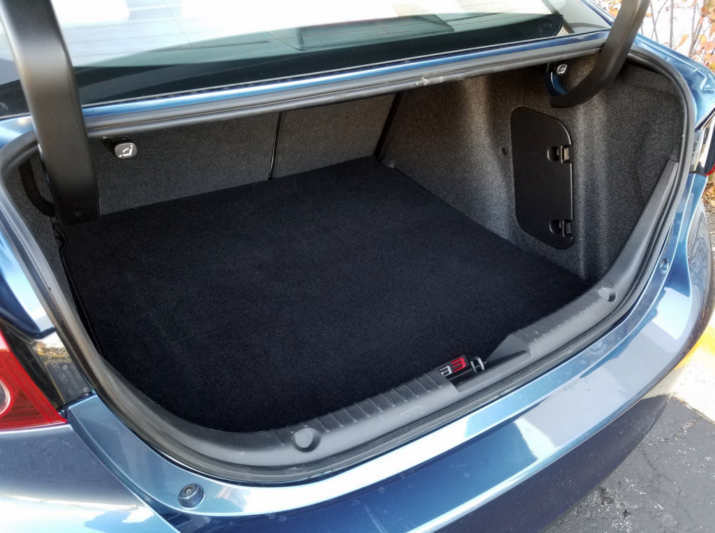 2017 Mazda 3 trunk 