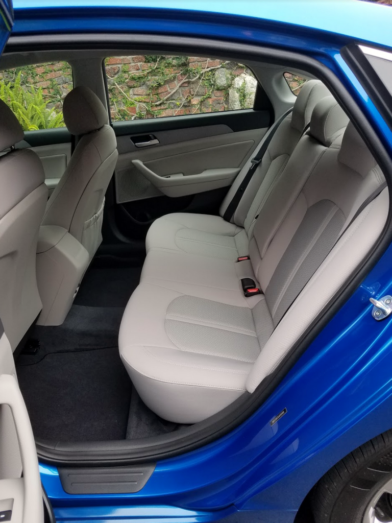 2018 Hyundai Sonata rear-seat space