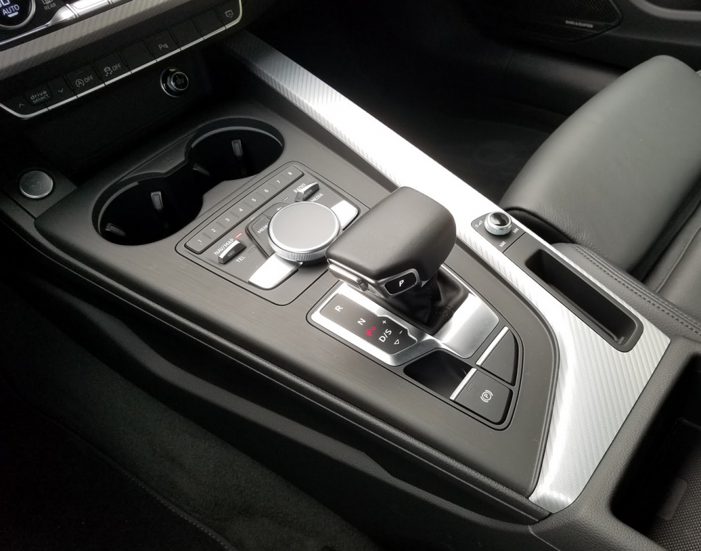 2018 Audi A5 center console 