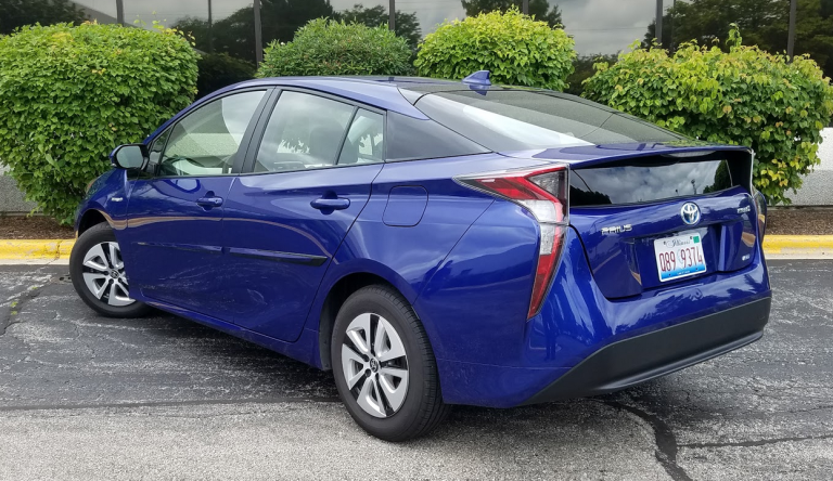 Test Drive: 2017 Toyota Prius Eco | The Daily Drive | Consumer Guide®