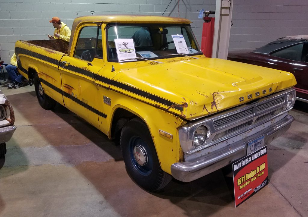 1971 Dodge D100 Sweptline