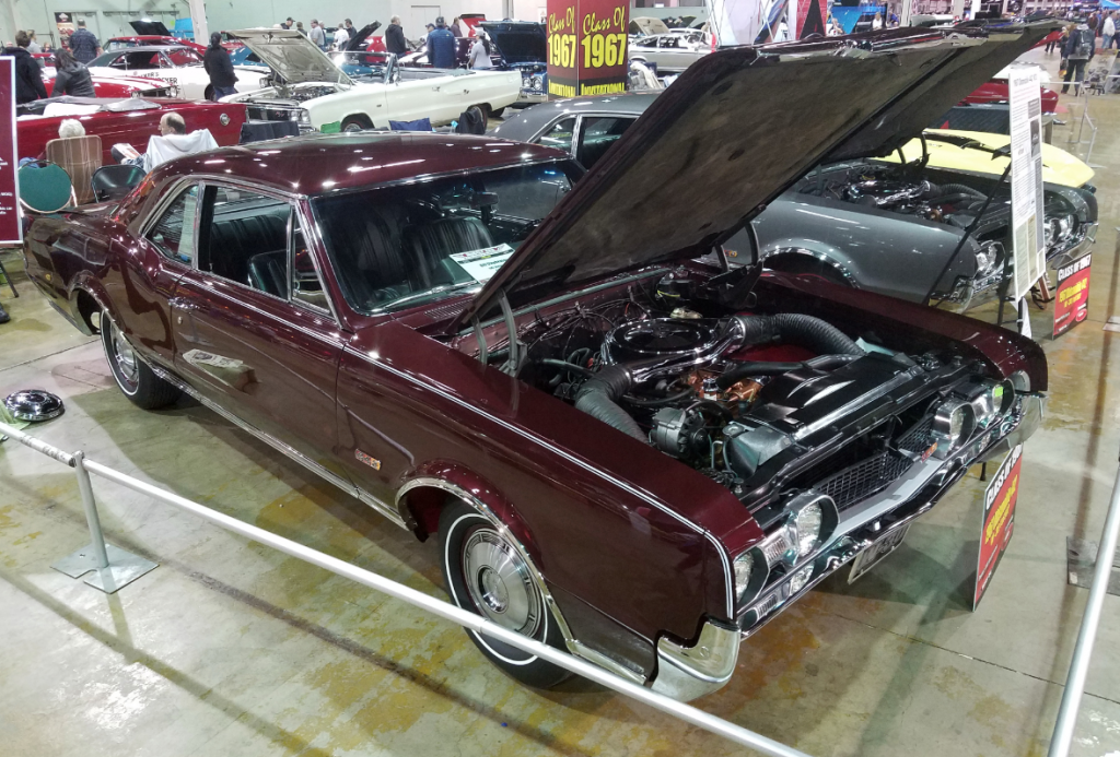 1967 Oldsmobile Cutlass Supreme 4-4-2 