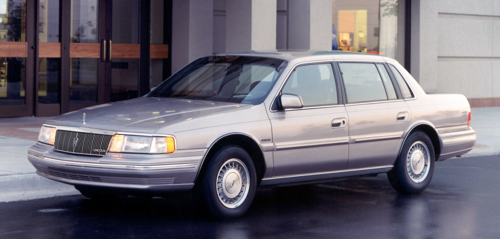 1990 Lincoln Continental Signature Series 