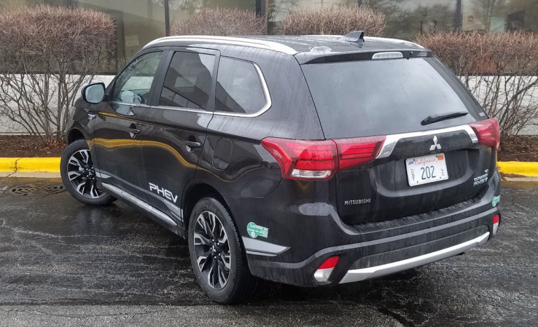 Test Drive: 2018 Mitsubishi Outlander PHEV | The Daily Drive | Consumer ...