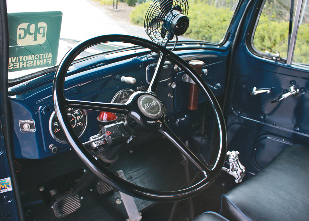 1950 Mack A20 Tow Truck