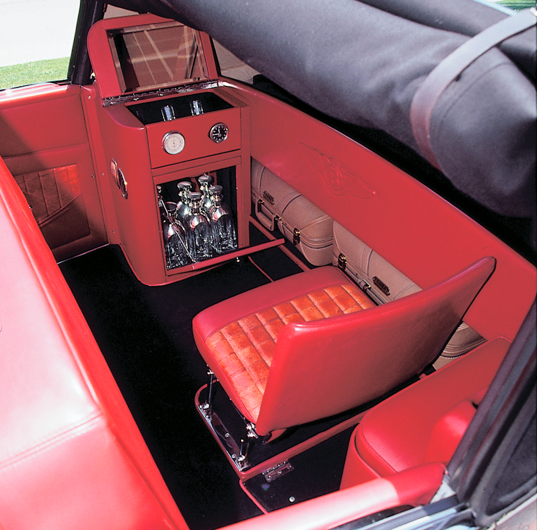1947 Bentley Mark VI Drophead Coupe, Franay fitted luggage