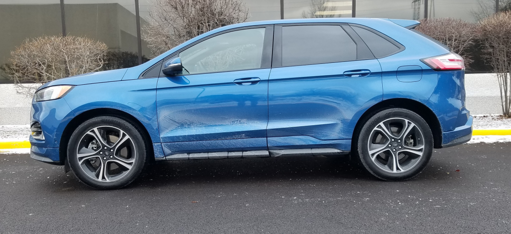 Ford Edge ST in Performance Blue 