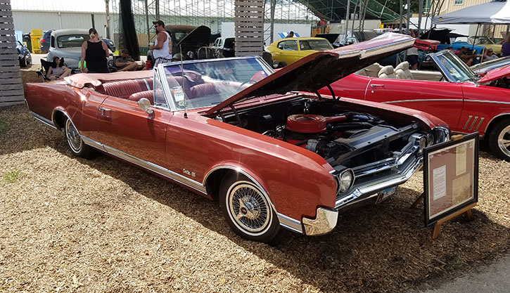 1966 Oldsmobile Delta 88 Convertible