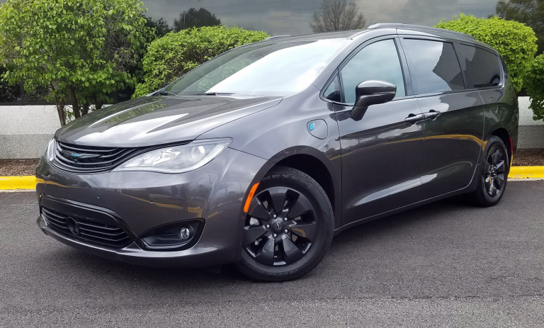 test-drive-2019-chrysler-pacifica-hybrid-limited-the-daily-drive