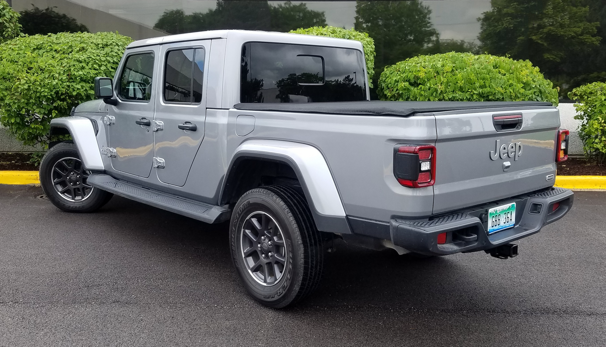 Jeep Gladiator Overland, Billet Silver