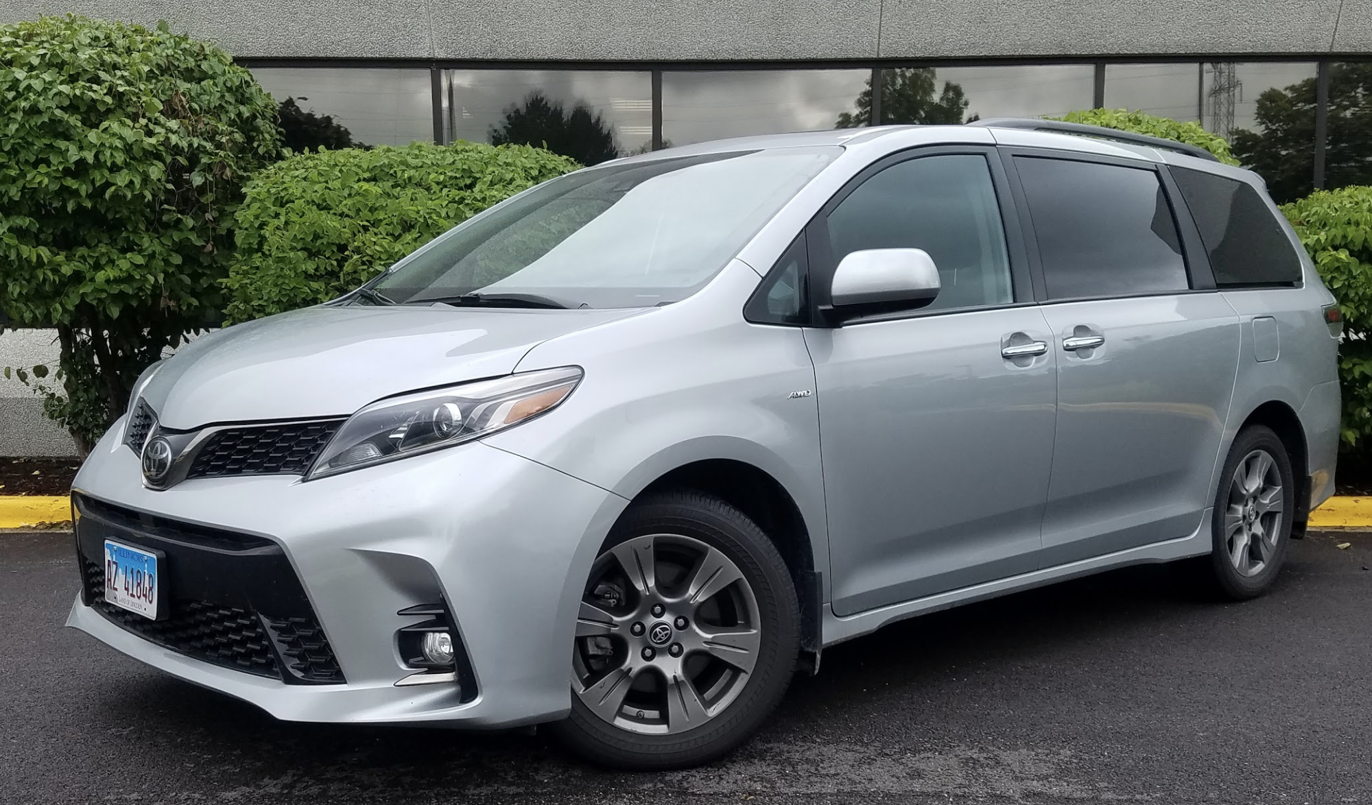 2019 Toyota Sienna SE Premium AWD The Daily Drive | Consumer Guide®