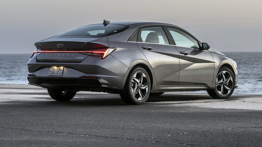 First Spin: 2021 Hyundai Elantra | The Daily Drive | Consumer Guide®