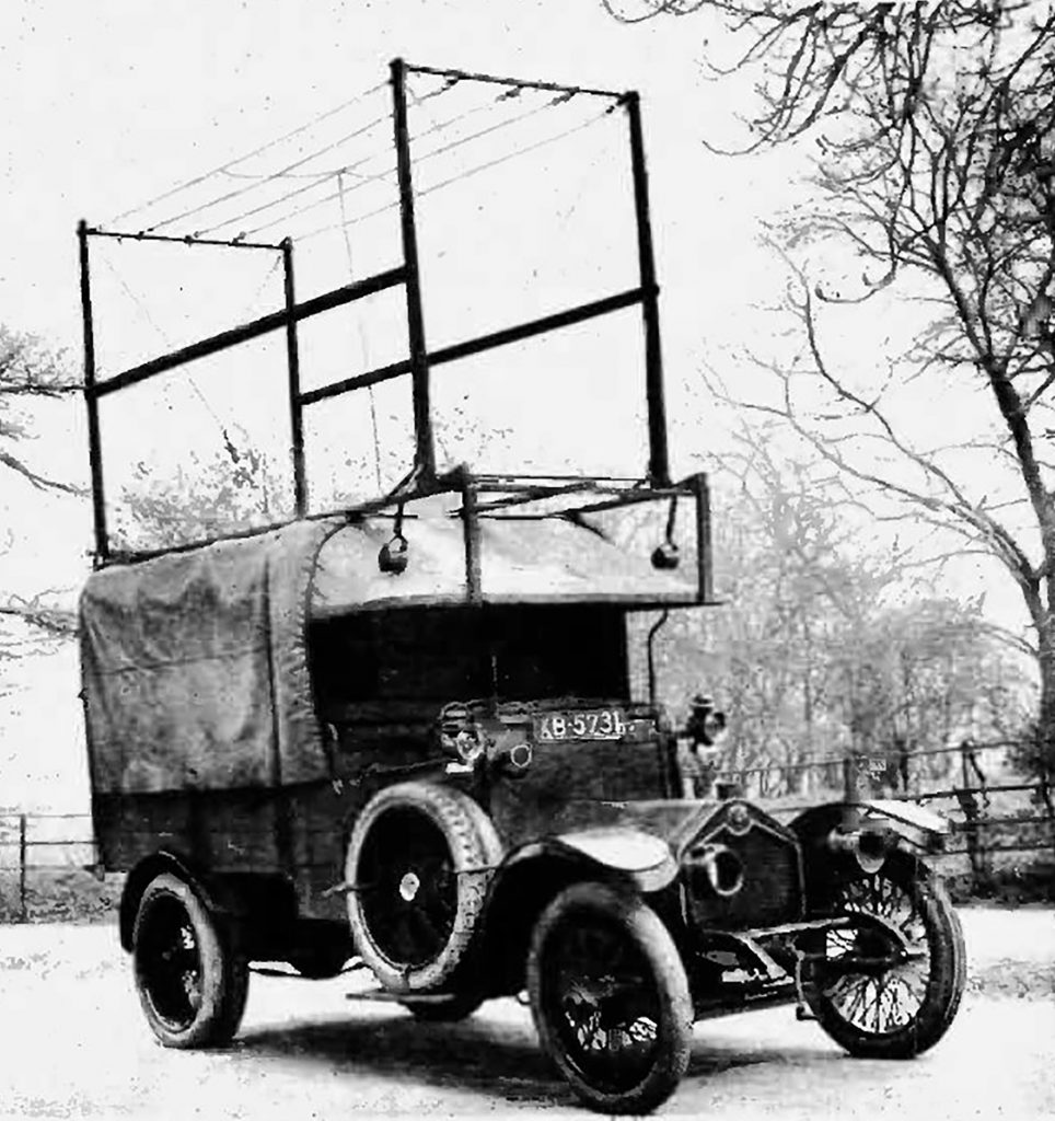 Car radio antenna, circa 1924