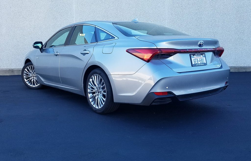 2022 Toyota Avalon Hybrid Limited