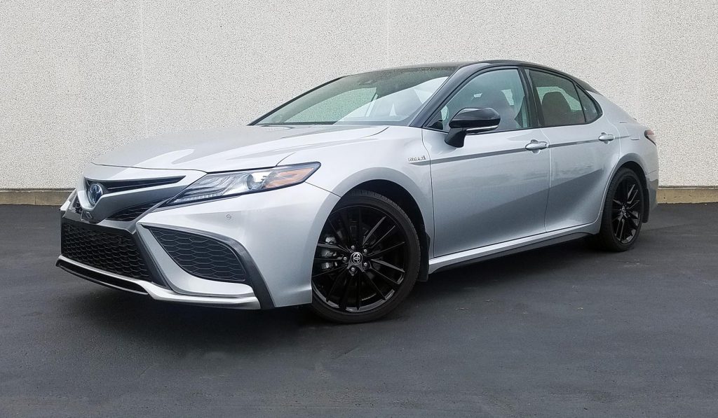 2022 Toyota Camry Hybrid XSE