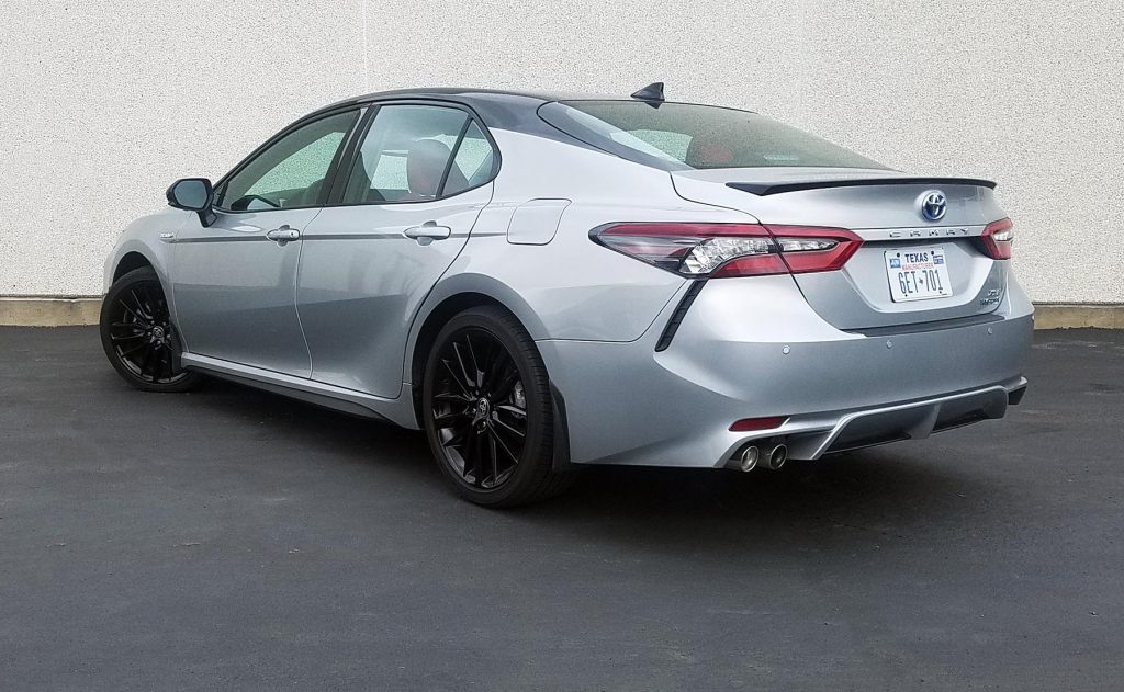 2022 Toyota Camry Hybrid XSE