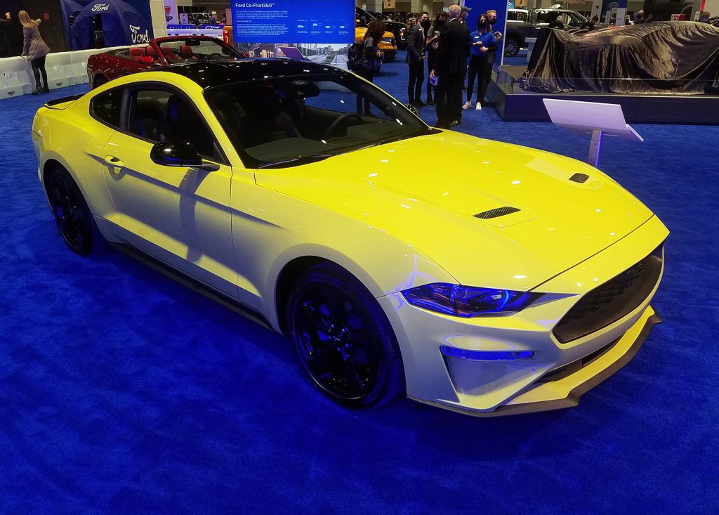 2021 Ford Mustang in Grabber Yellow