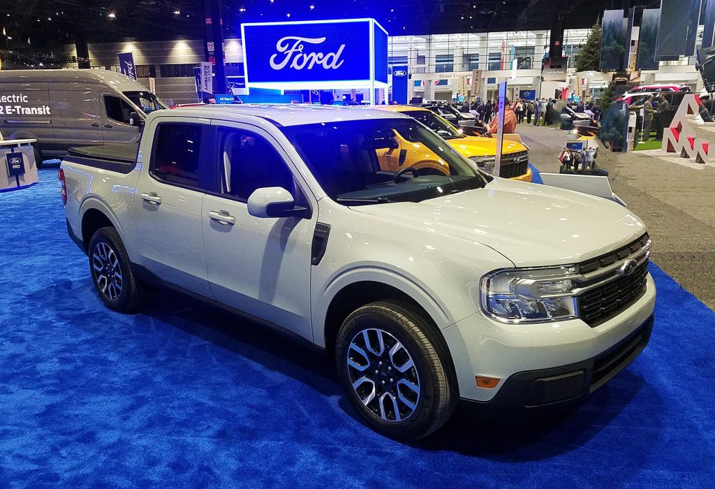 2022 Ford Maverick in Cactus Grey