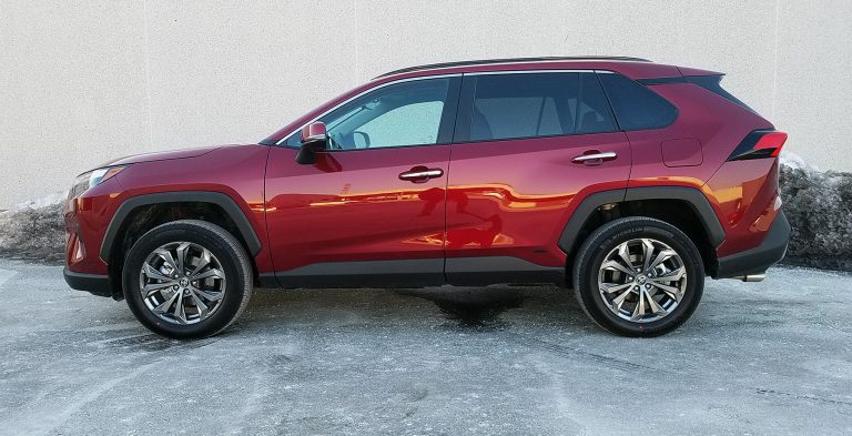 Test Drive Gallery: 2022 Toyota RAV4 Hybrid Limited | The Daily Drive ...